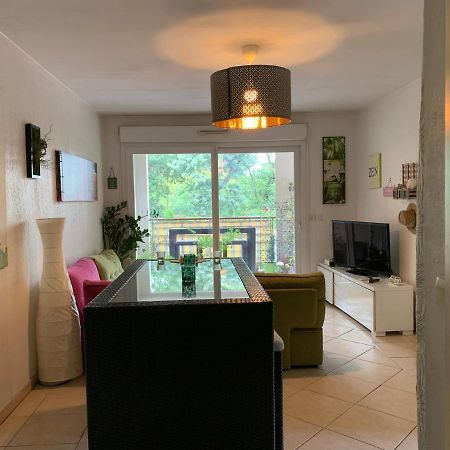 Votre Sejour Cosy A Frejus! Apartamento Exterior foto