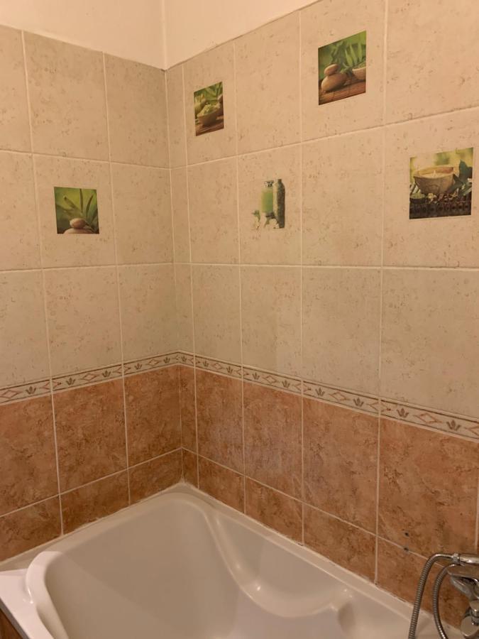 Votre Sejour Cosy A Frejus! Apartamento Exterior foto